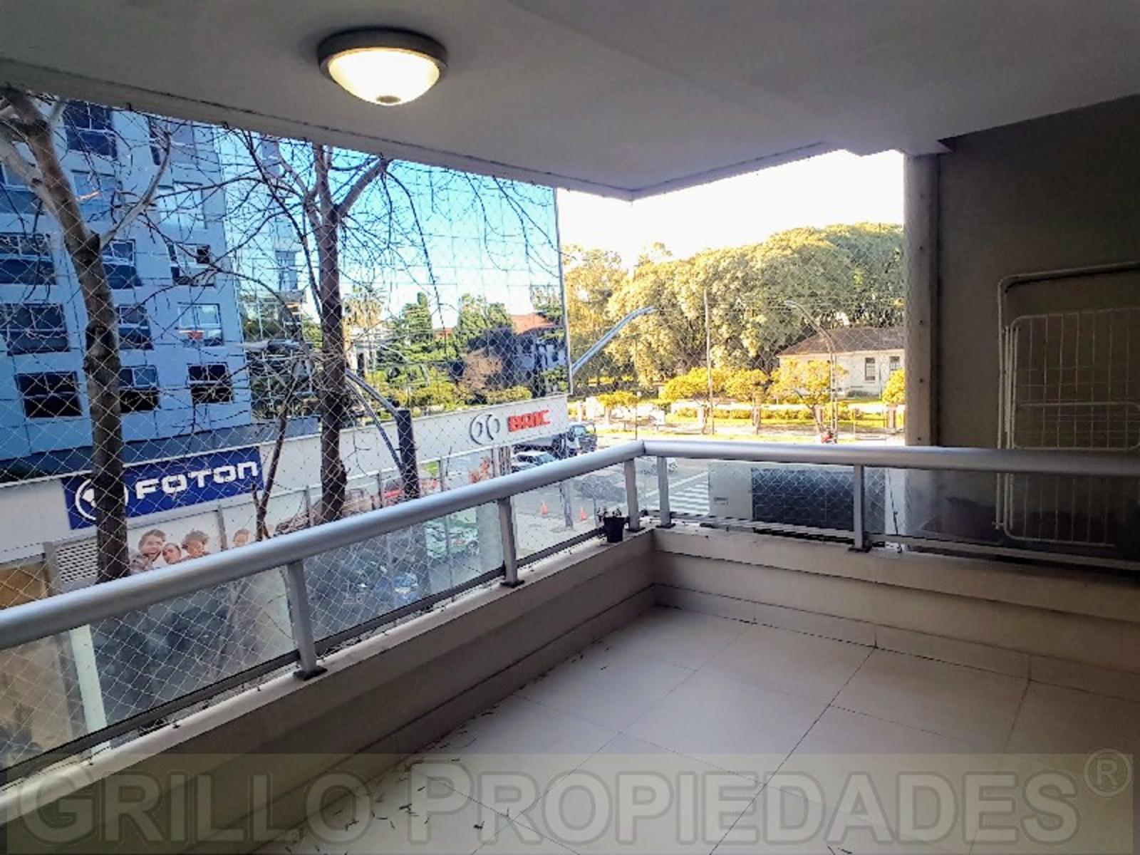 Av. del Libertador 8392. Departamento tres ambientes. Parrilla propia. Pileta, SUM. Seguridad 24hs. — foto 14