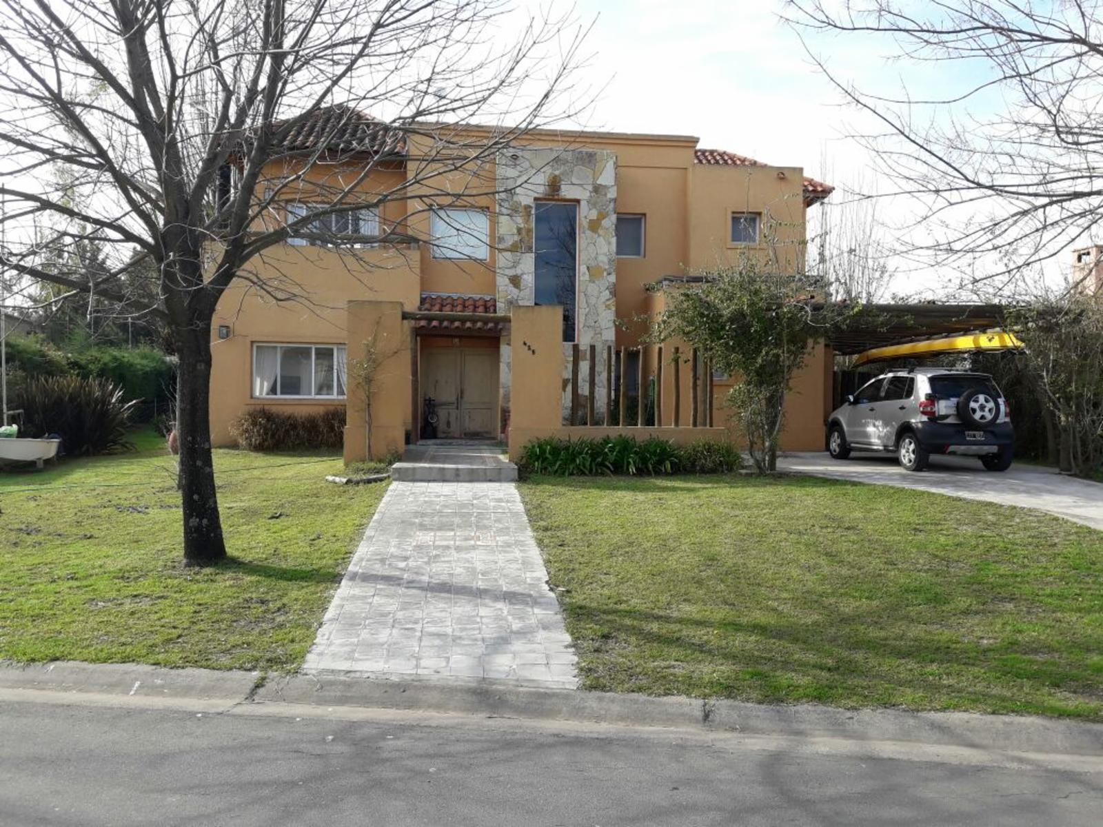 Casa en el Barrio San Isidro Labrador.