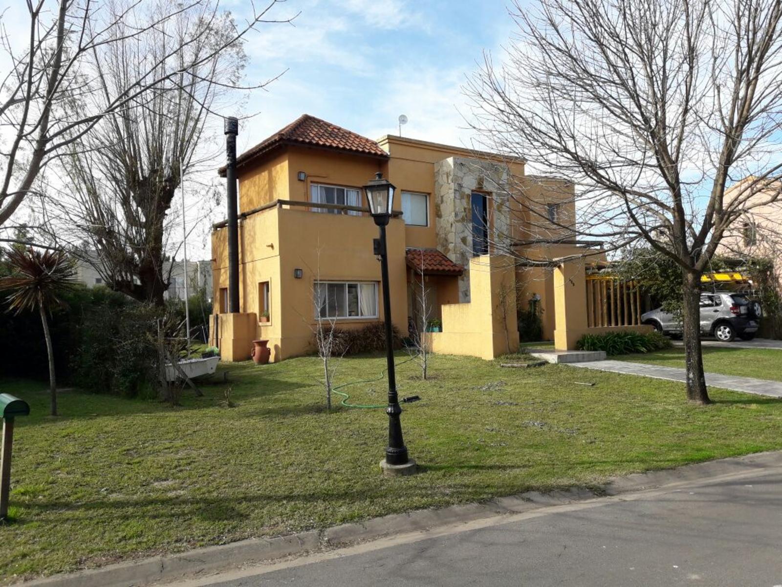 Casa en el Barrio San Isidro Labrador. — foto 2