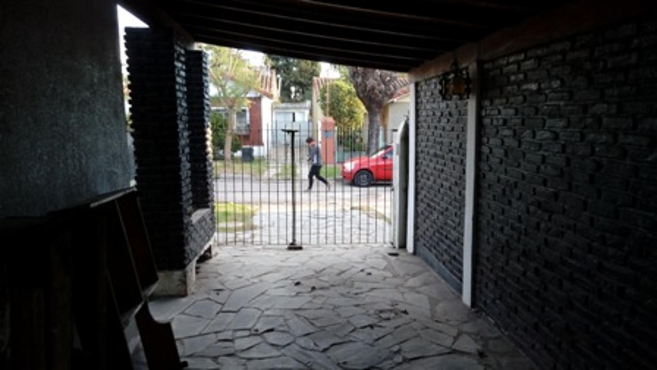 Chalet clásico en Ituzaingó Norte. Escucho ofertas — foto 3