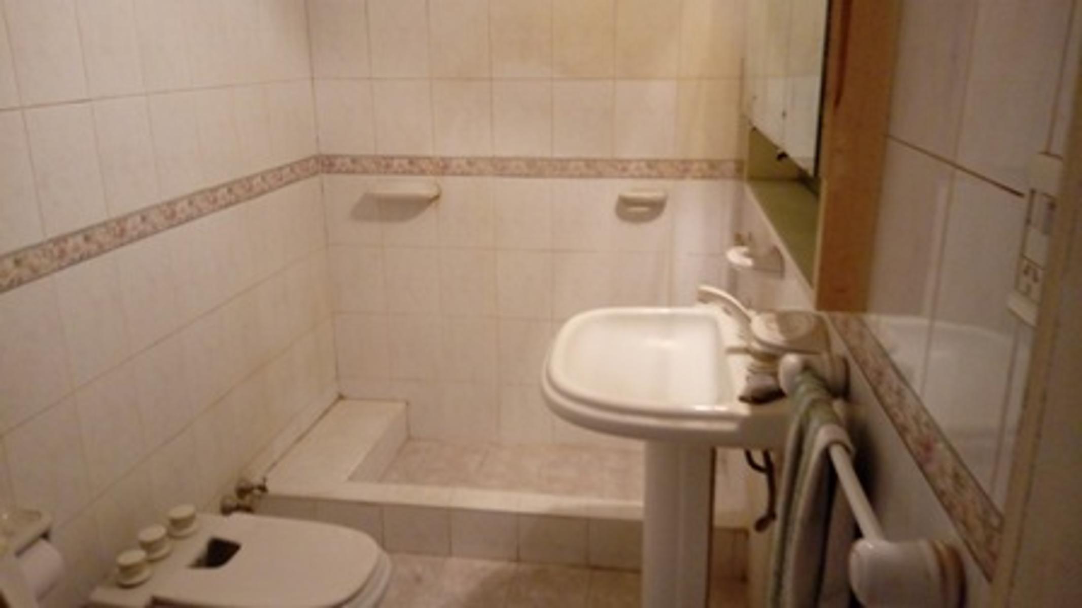 Chalet clásico en Ituzaingó Norte. Escucho ofertas — foto 4