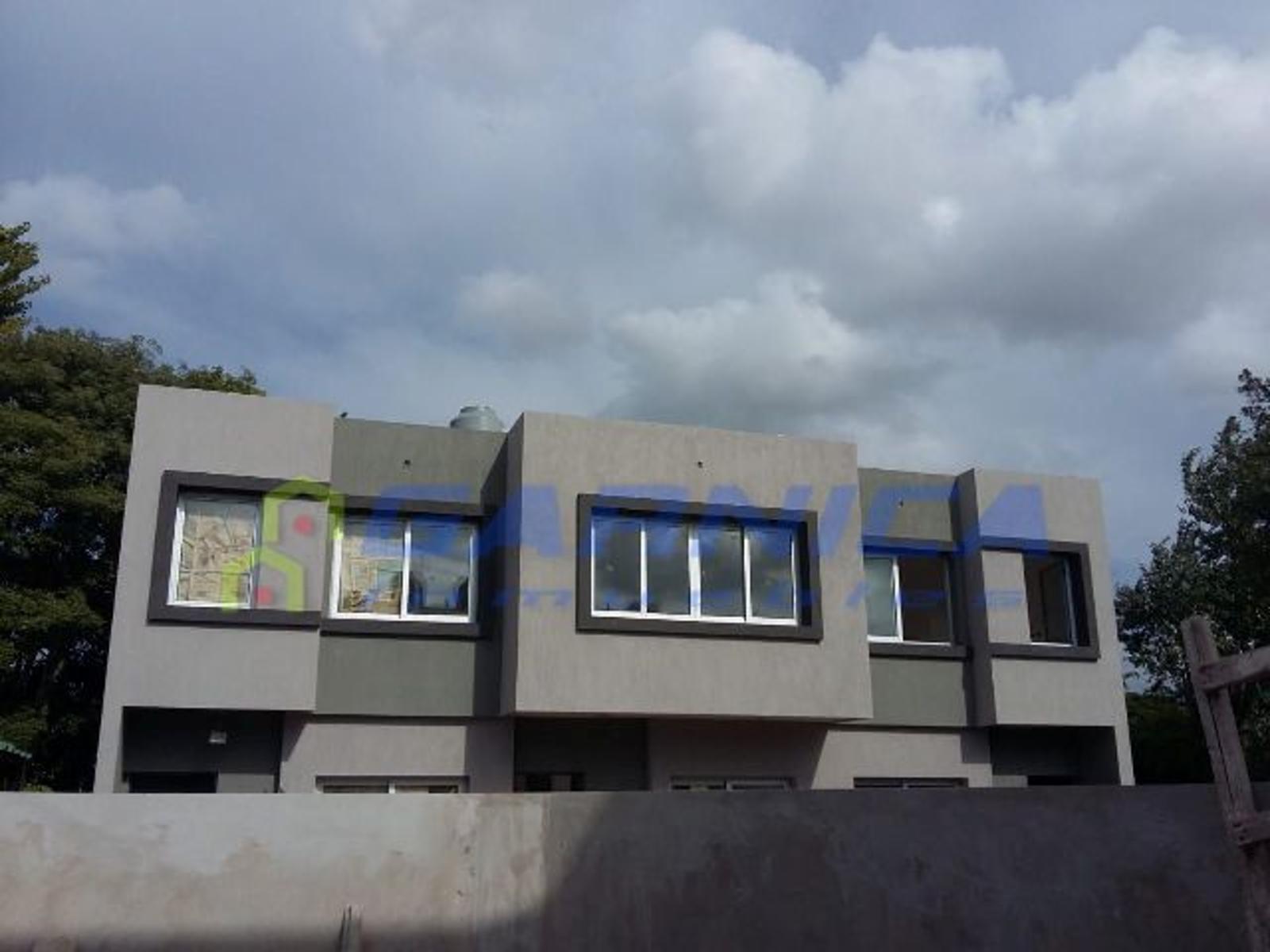 Dúplex tres ambientes Ituzaingó norte