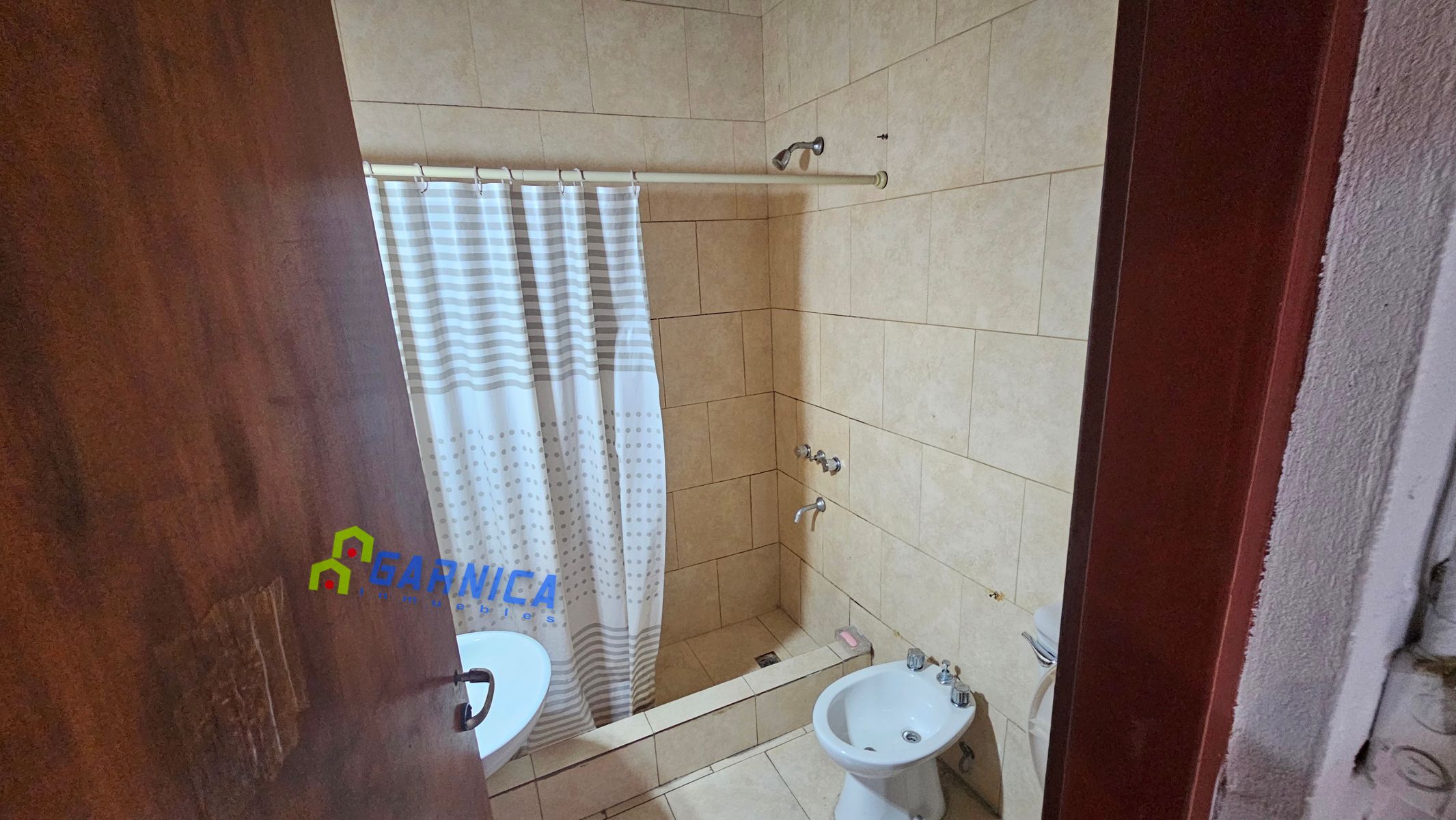 Alquiler PH 3 ambientes con patio compartido en Caseros - 7