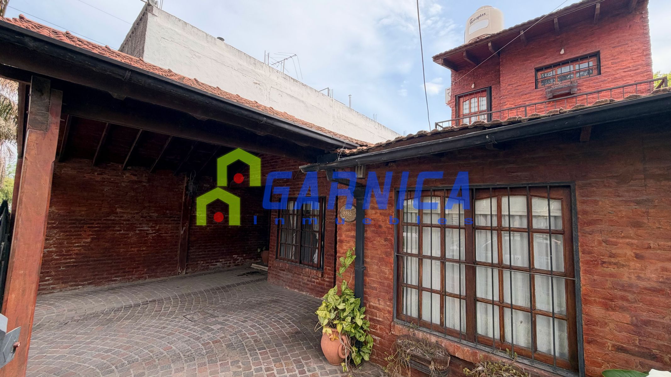 PH individual al frente de 4 ambientes con patio y quincho en Ituzaingó - 1