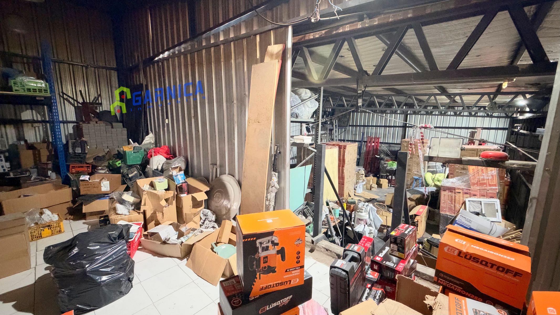 Local comercial con entrepiso en alquiler sobre Av. Perón, Ituzaingó - 19