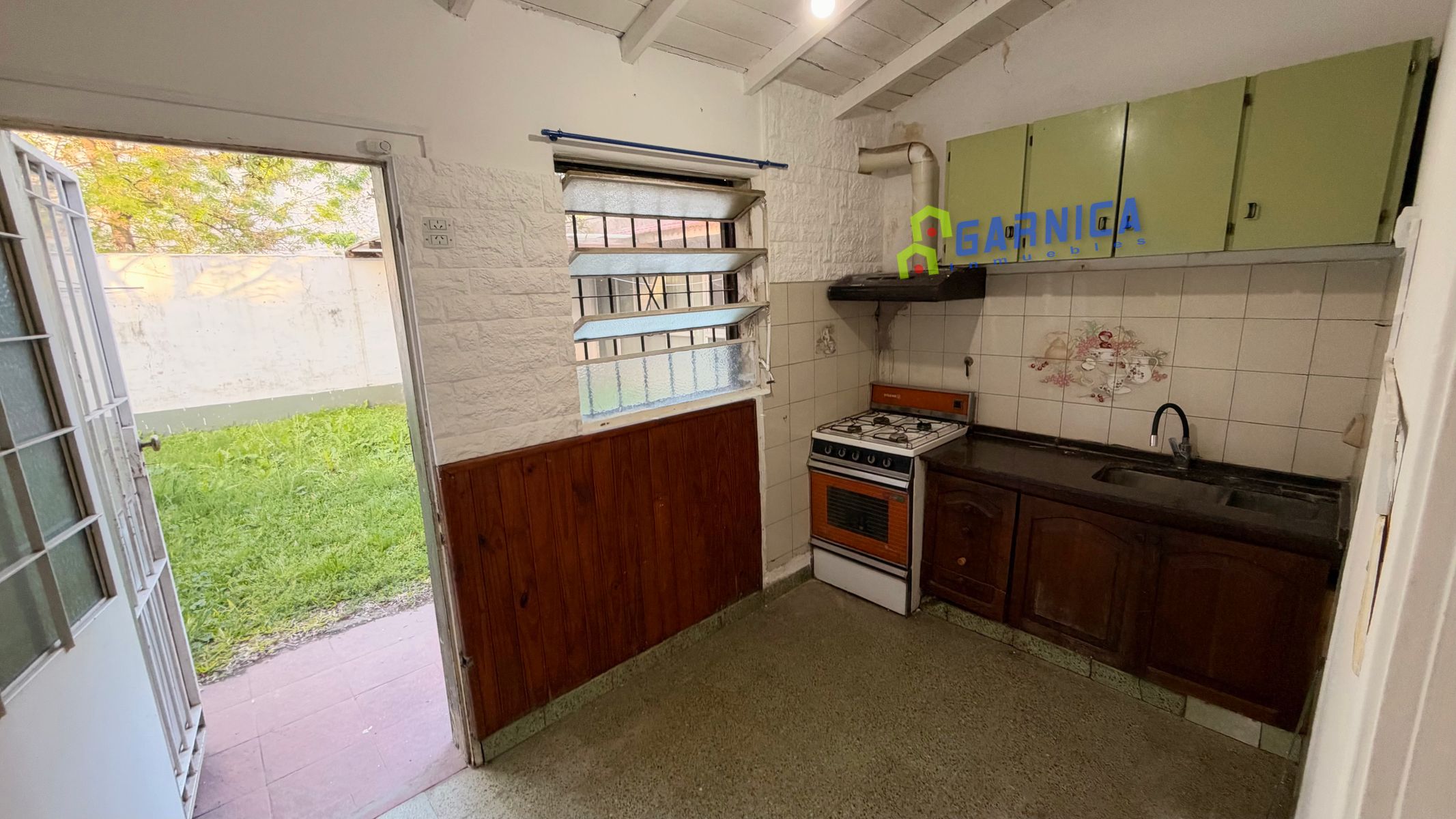 Casa al frente en alquiler en Ecuador 1187, Ituzaingó — foto 7