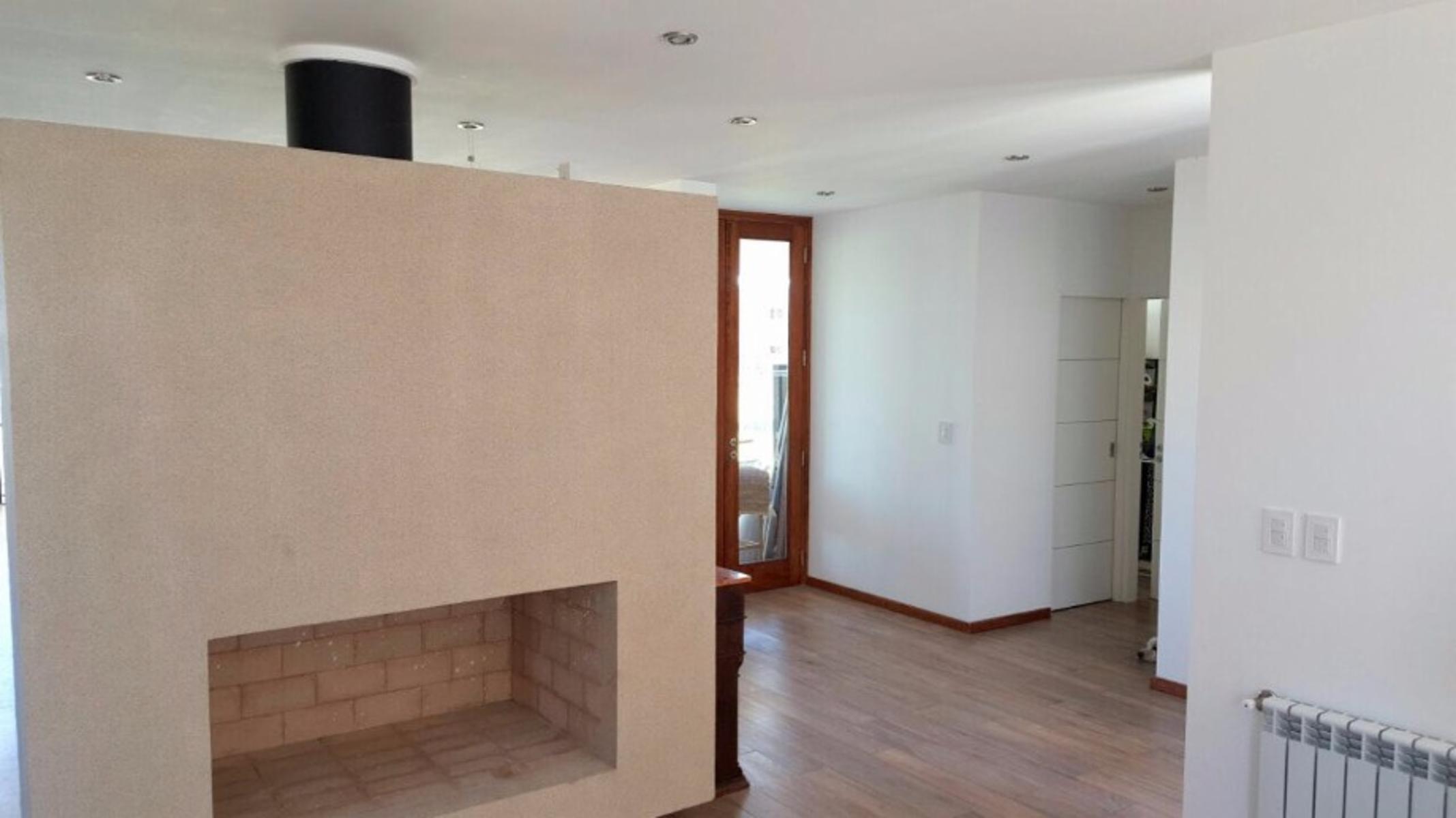 Excelente casa de 4 ambientes en el Barrio Las Golondrinas. — foto 3