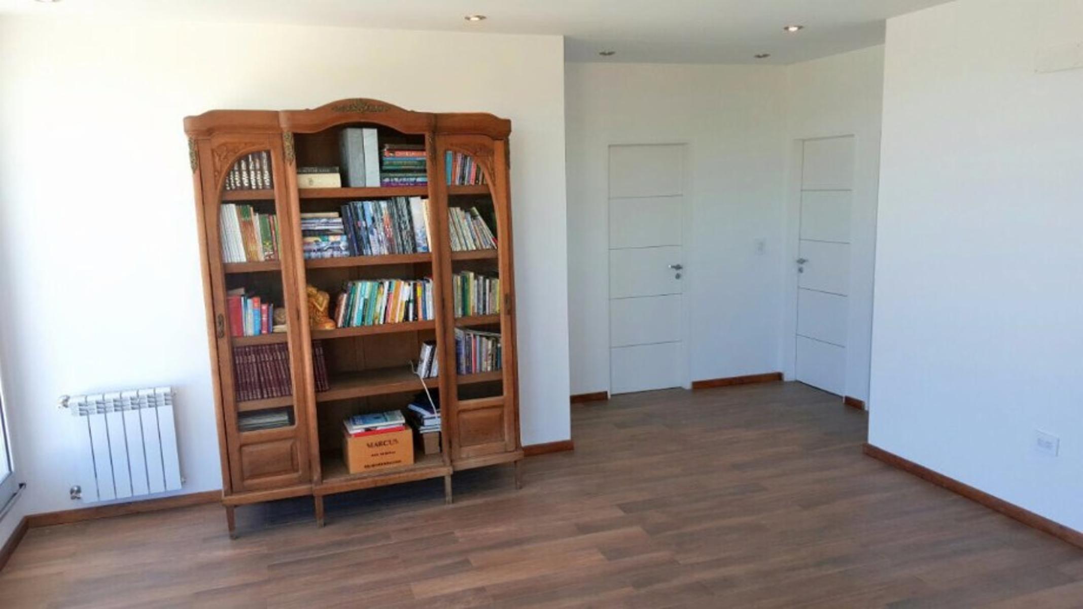 Excelente casa de 4 ambientes en el Barrio Las Golondrinas. — foto 6