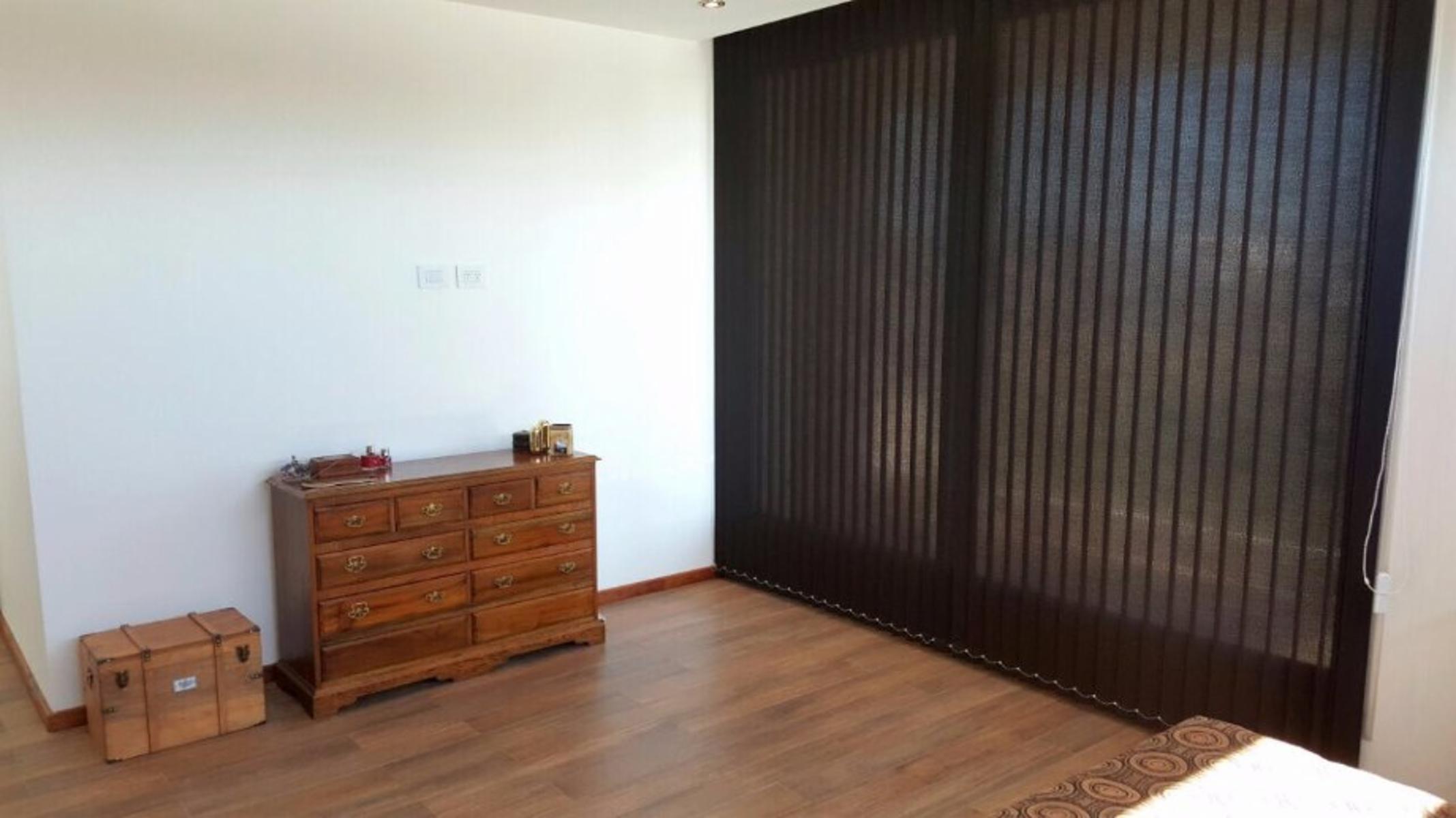 Excelente casa de 4 ambientes en el Barrio Las Golondrinas. — foto 11