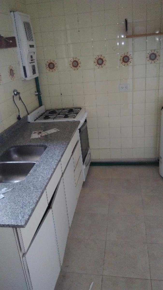 Departamento de 2 ambientes, Quilmes centro.