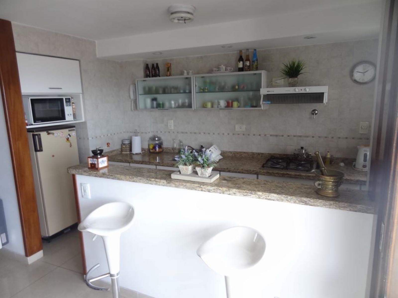 Excelente Triplex de 4 ambientes en 2º y 3º Piso, Mar del Plata, con vista al mar en playa Alfonsina. — foto 2