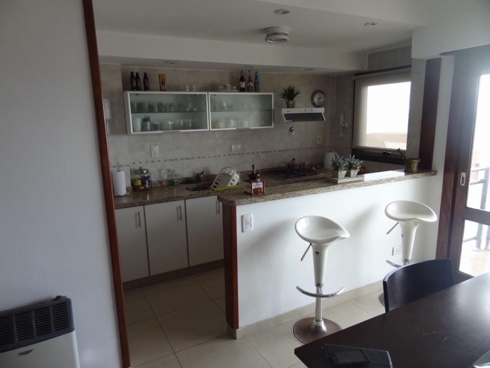 Excelente Triplex de 4 ambientes en 2º y 3º Piso, Mar del Plata, con vista al mar en playa Alfonsina. — foto 6