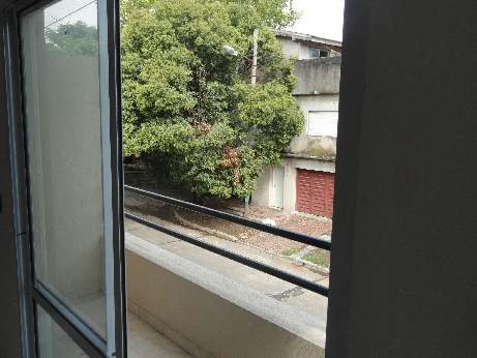 Departamento de 2 ambientes, en 1er piso x escalera al frente, Quilmes — foto 3