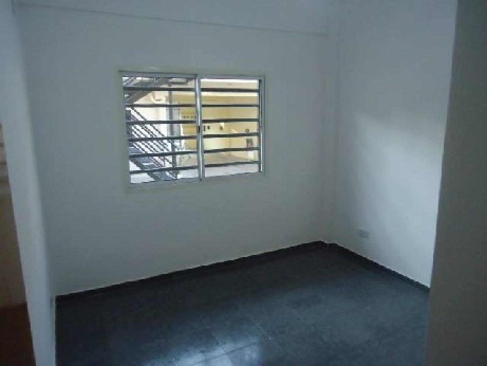 Departamento de 2 ambientes, en 1er piso x escalera al frente, Quilmes — foto 8