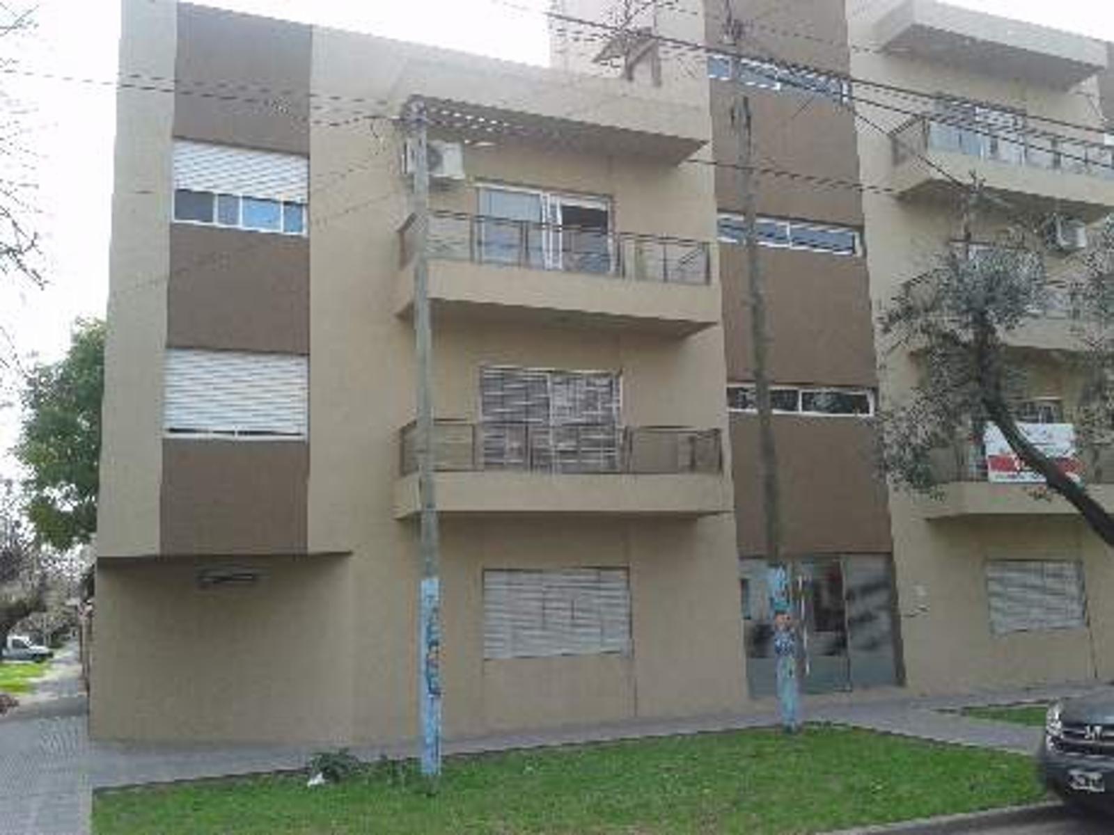 Departamento de 2 ambientes en planta baja