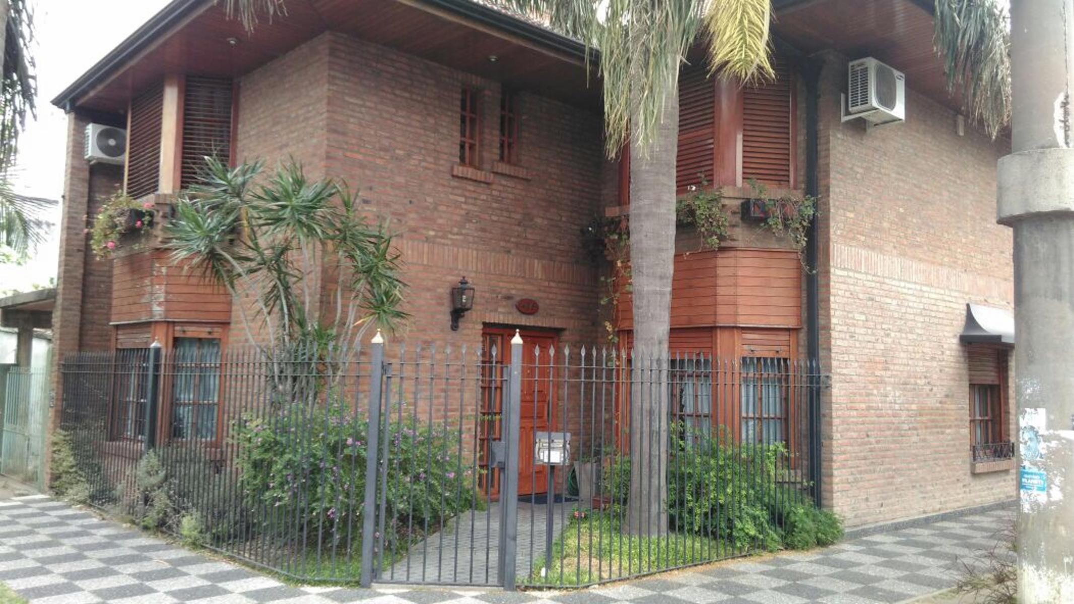 Excelente chalet de 4 ambientes en Quilmes.