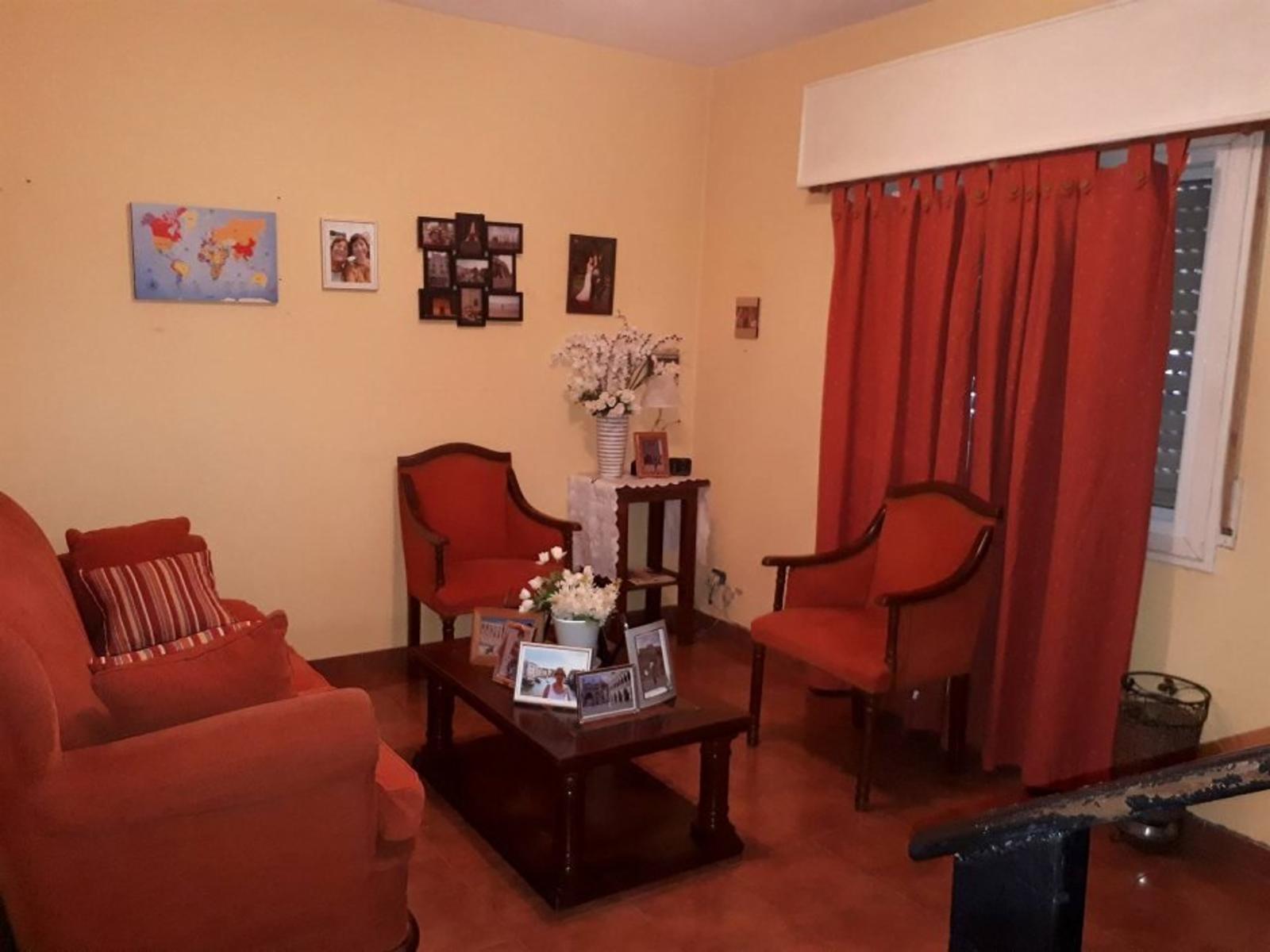 Hermosa casa de 5 ambientes, Quilmes Oeste. — foto 2