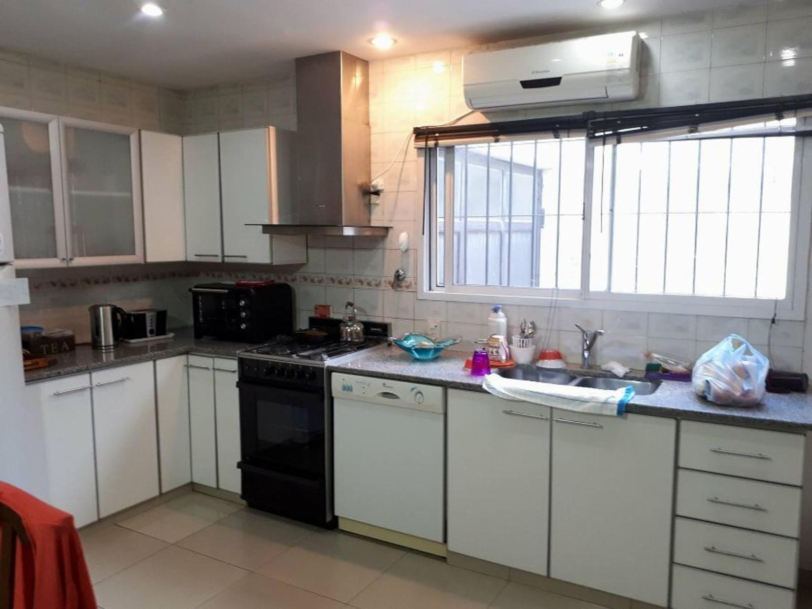 Hermosa casa de 5 ambientes, Quilmes Oeste. — foto 3