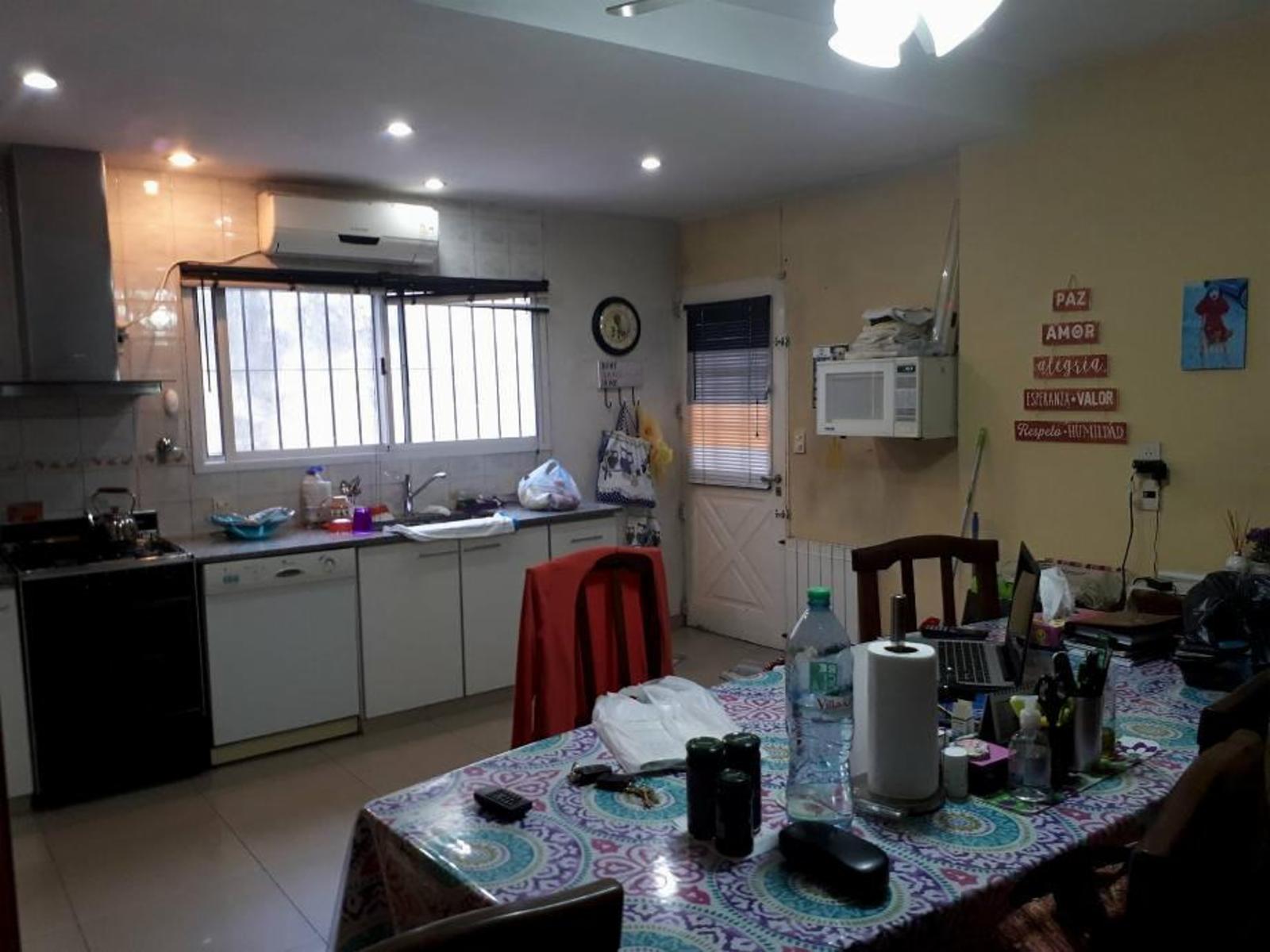 Hermosa casa de 5 ambientes, Quilmes Oeste. — foto 4