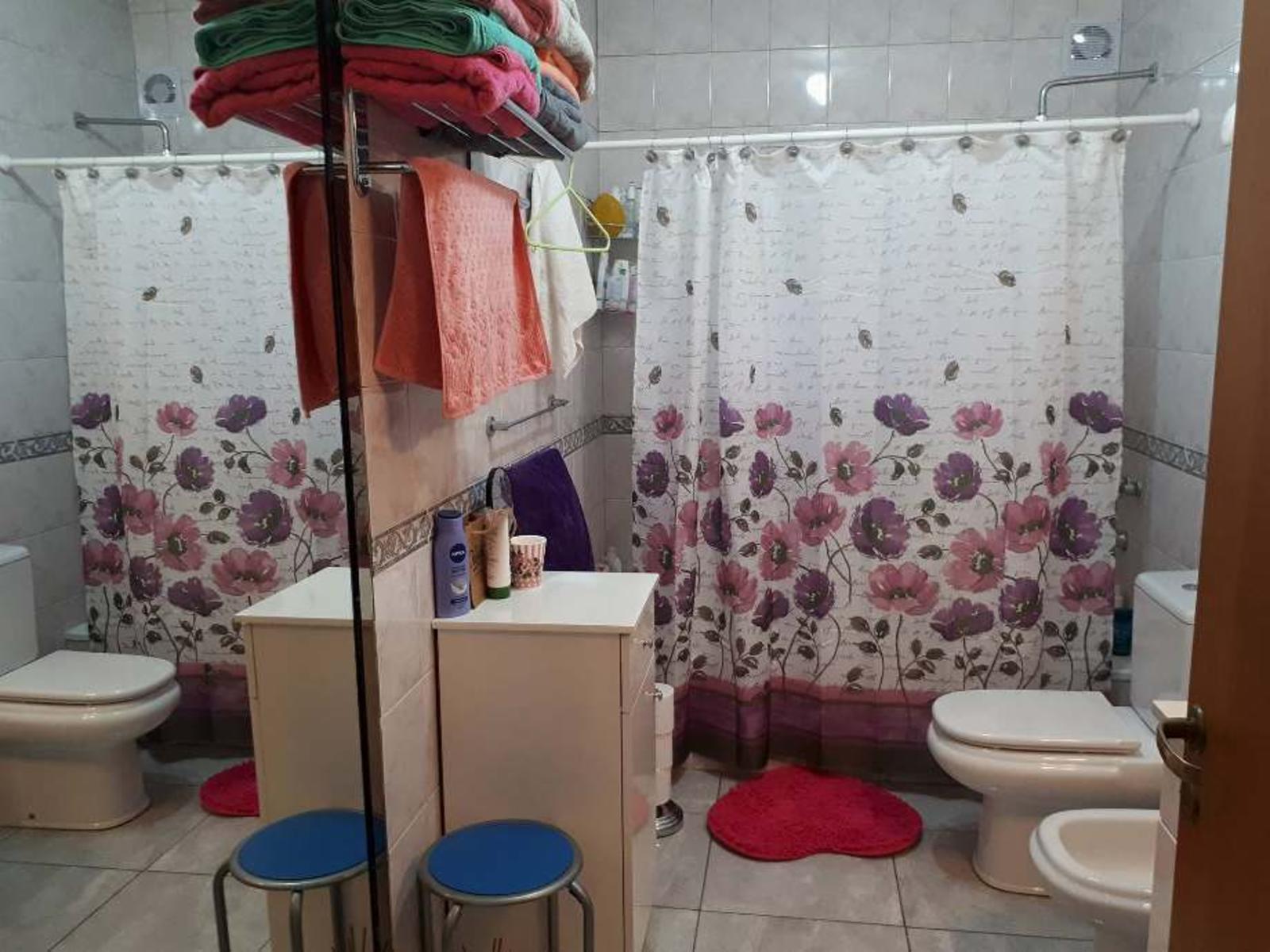 Hermosa casa de 5 ambientes, Quilmes Oeste. — foto 5