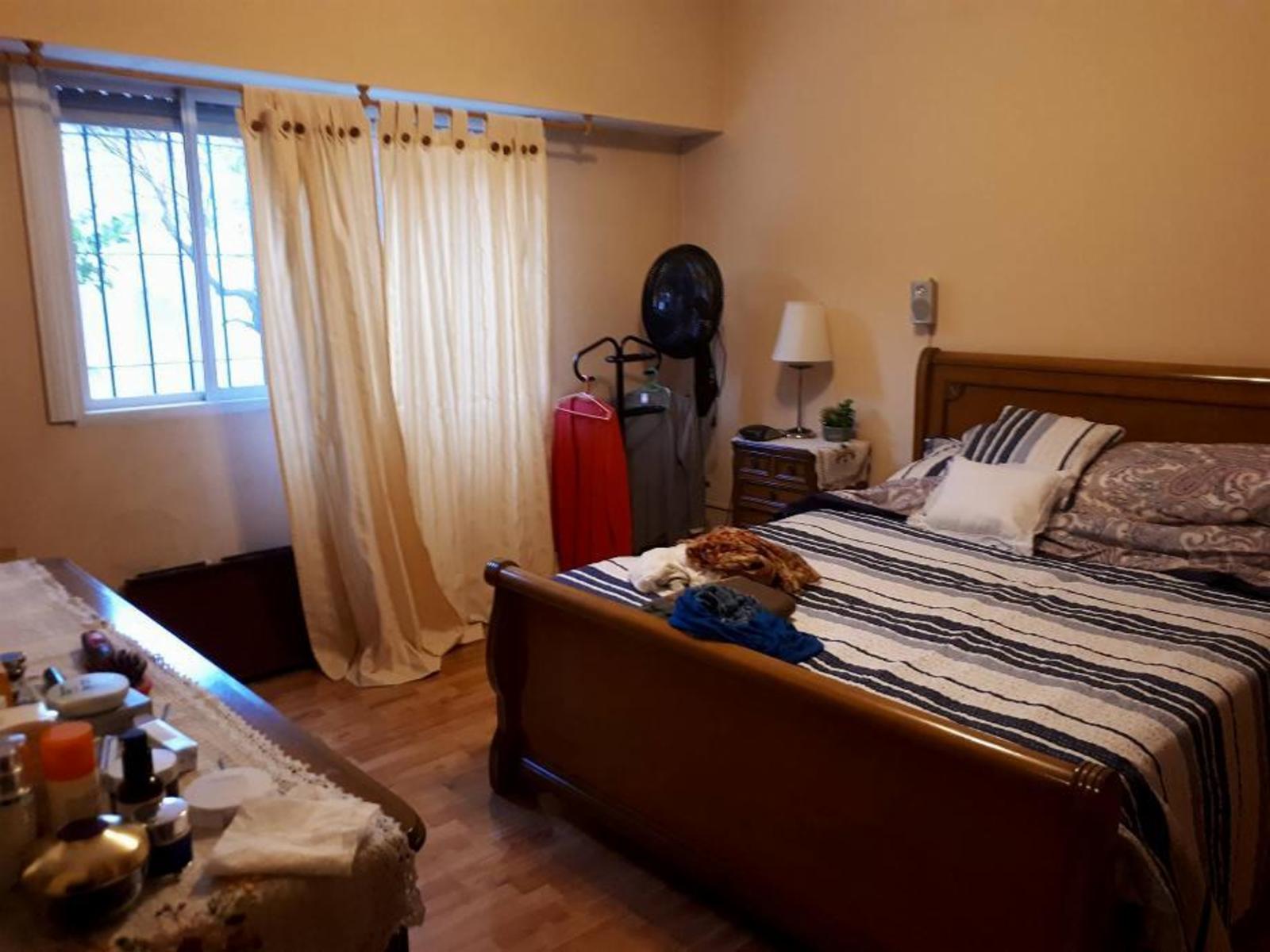 Hermosa casa de 5 ambientes, Quilmes Oeste. — foto 8