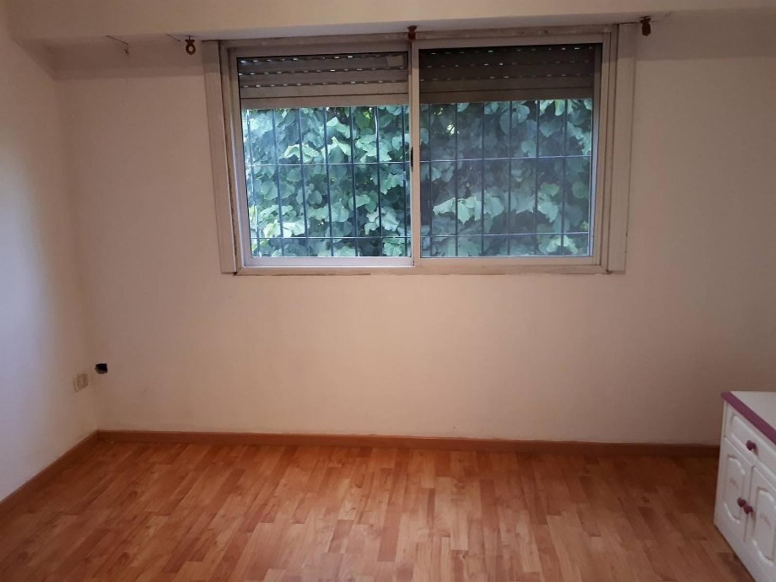 Hermosa casa de 5 ambientes, Quilmes Oeste. — foto 9