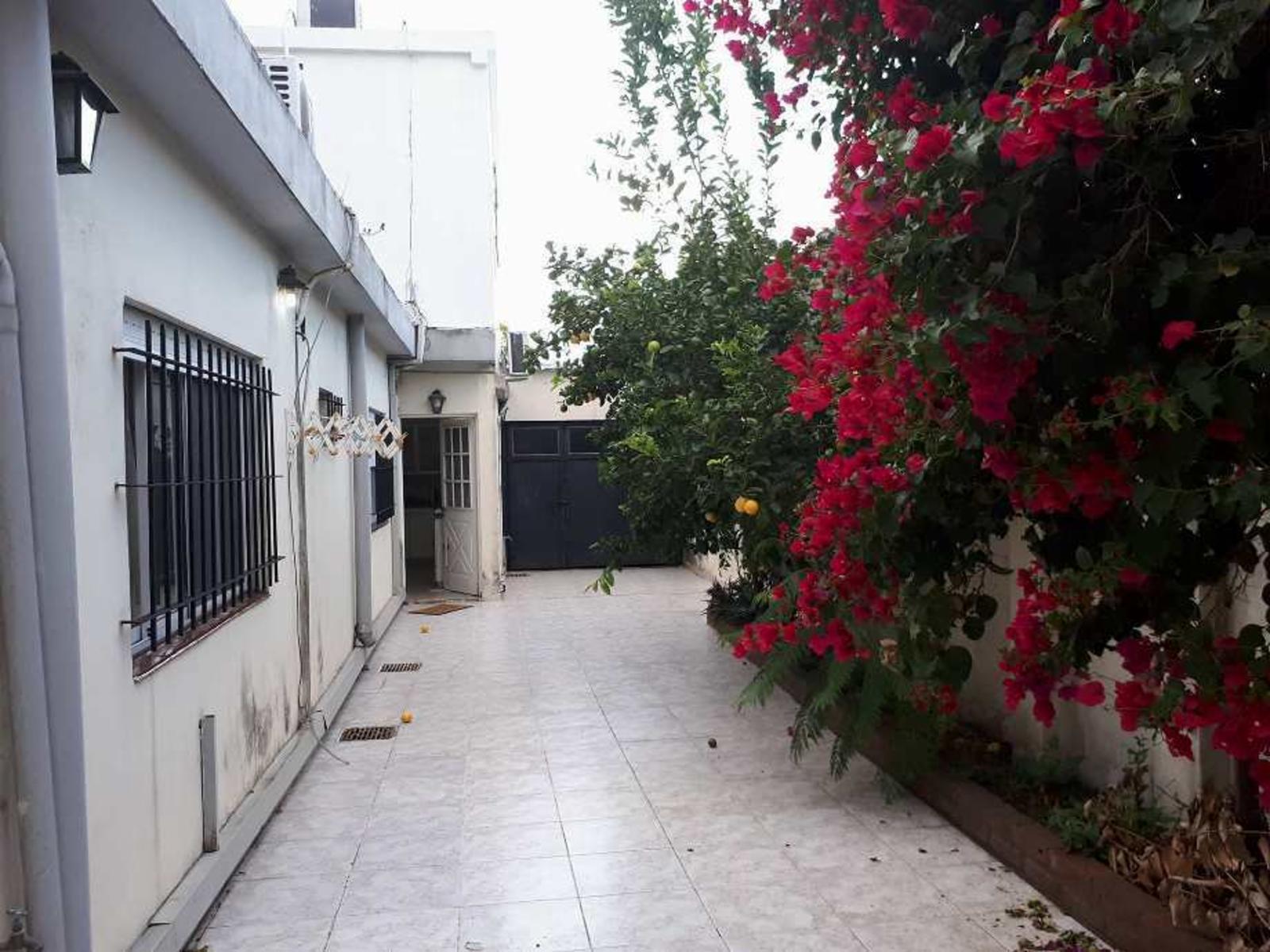 Hermosa casa de 5 ambientes, Quilmes Oeste. — foto 13
