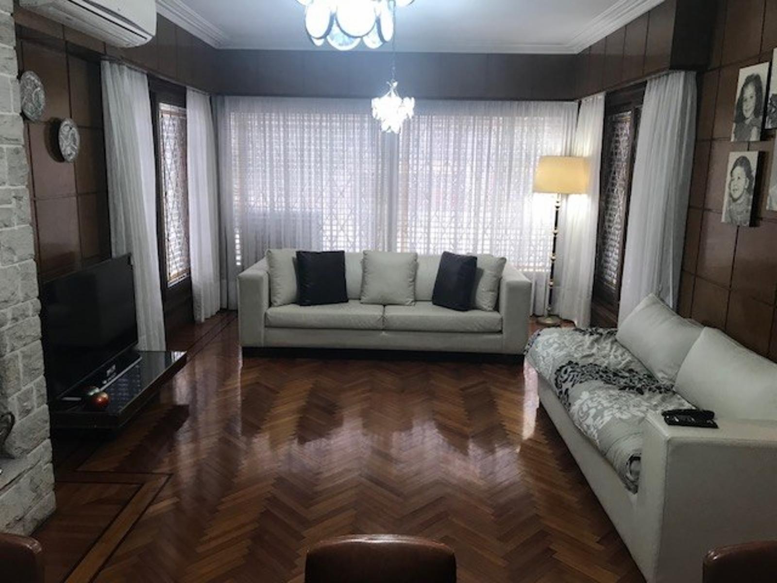 Excelente chalet de 5 ambientes en Barrio Parque — foto 2