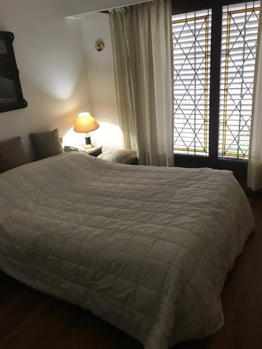 Excelente chalet de 5 ambientes en Barrio Parque — foto 3