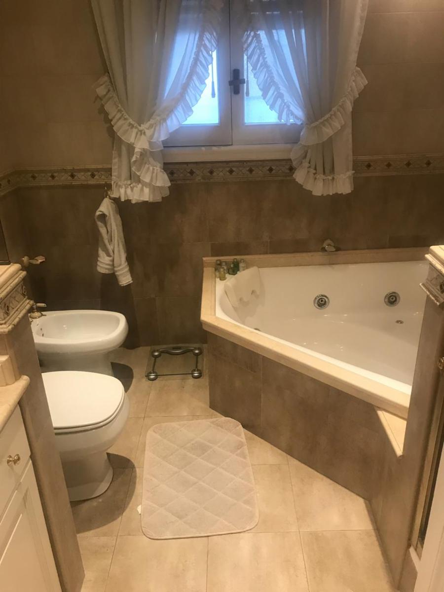 Importante Chalet en la Zona recidencial de Quilmes — foto 14