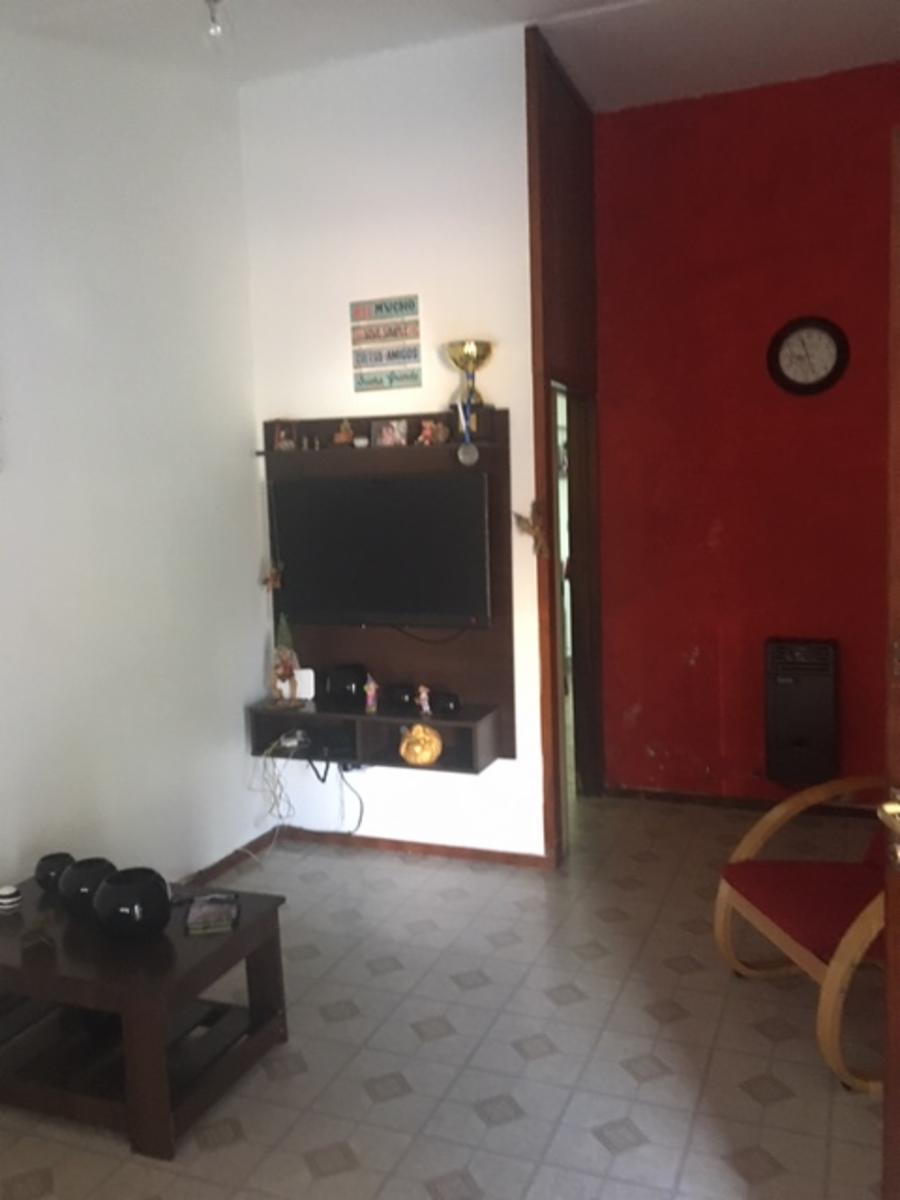Casa 3 ambientes en Berazategui Barrio Luz y Fuerza — foto 8