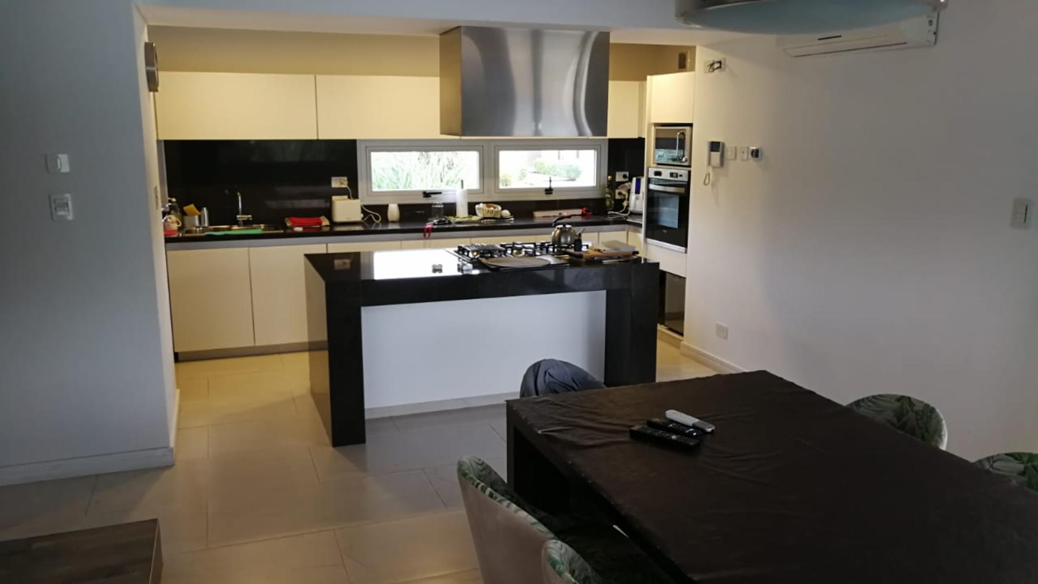 Casa minimalista en Nuevo Quilmes — foto 5