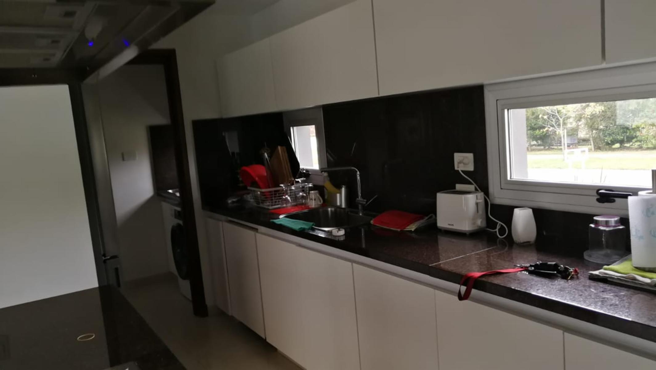 Casa minimalista en Nuevo Quilmes — foto 13
