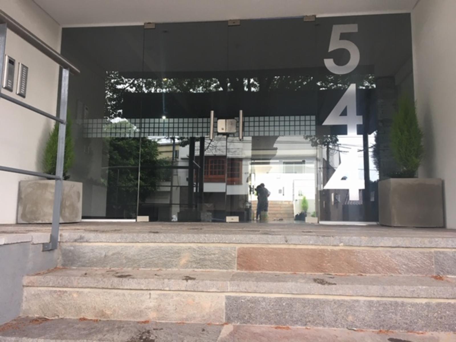 3 ambientes con cochera y patio a estrenar