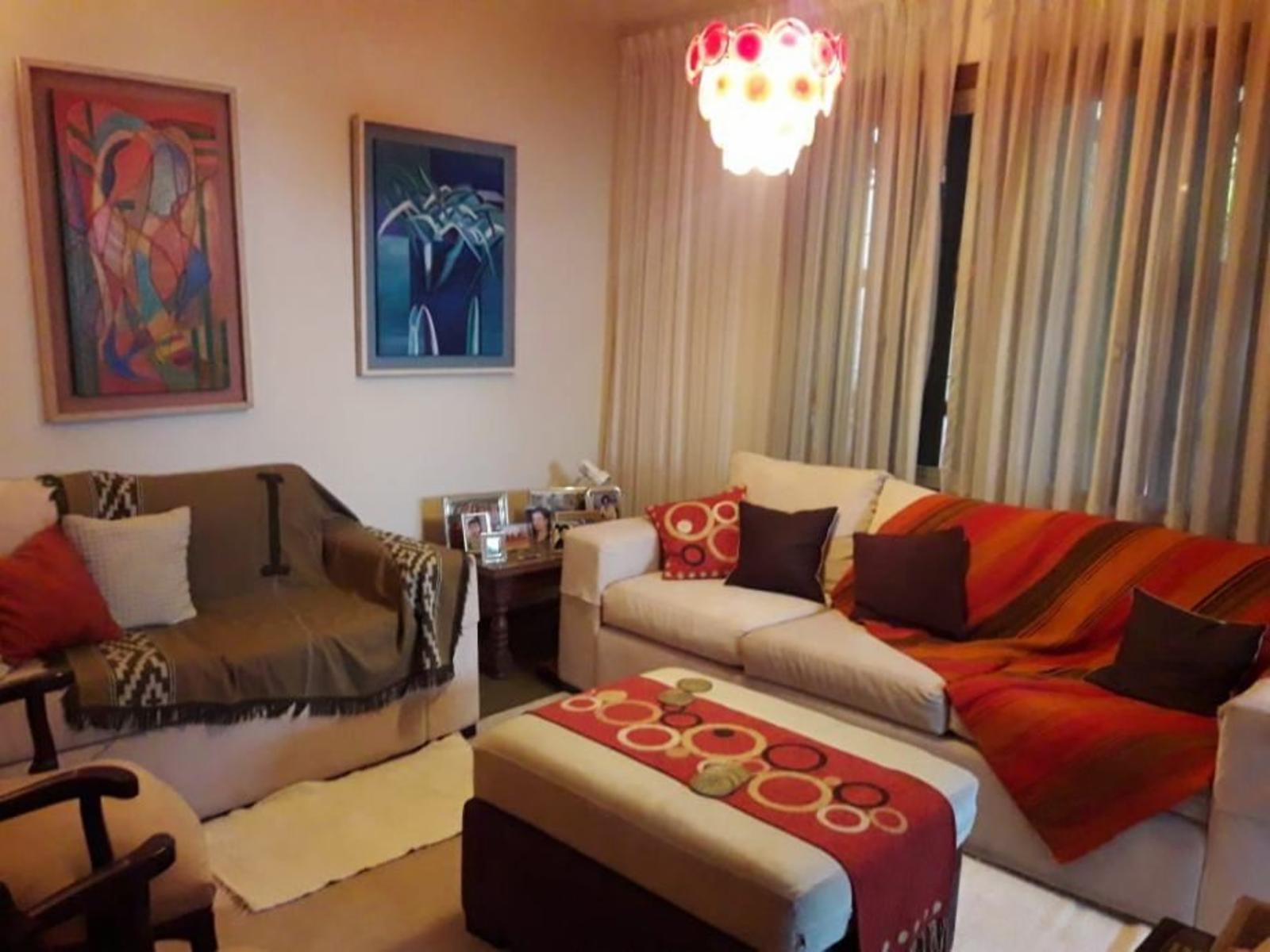Chalet 4 amb. con pileta y depto de 2 amb al fondo, ideal 2 familias — foto 2