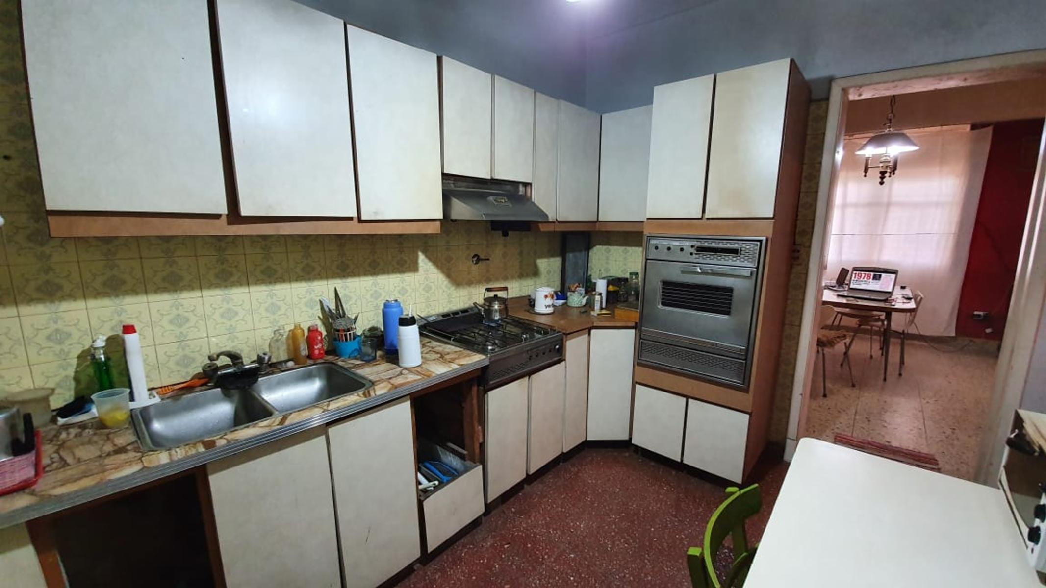 Casa 4 amb. cerca del centro de Quilmes a reciclar Oportunidad — foto 5