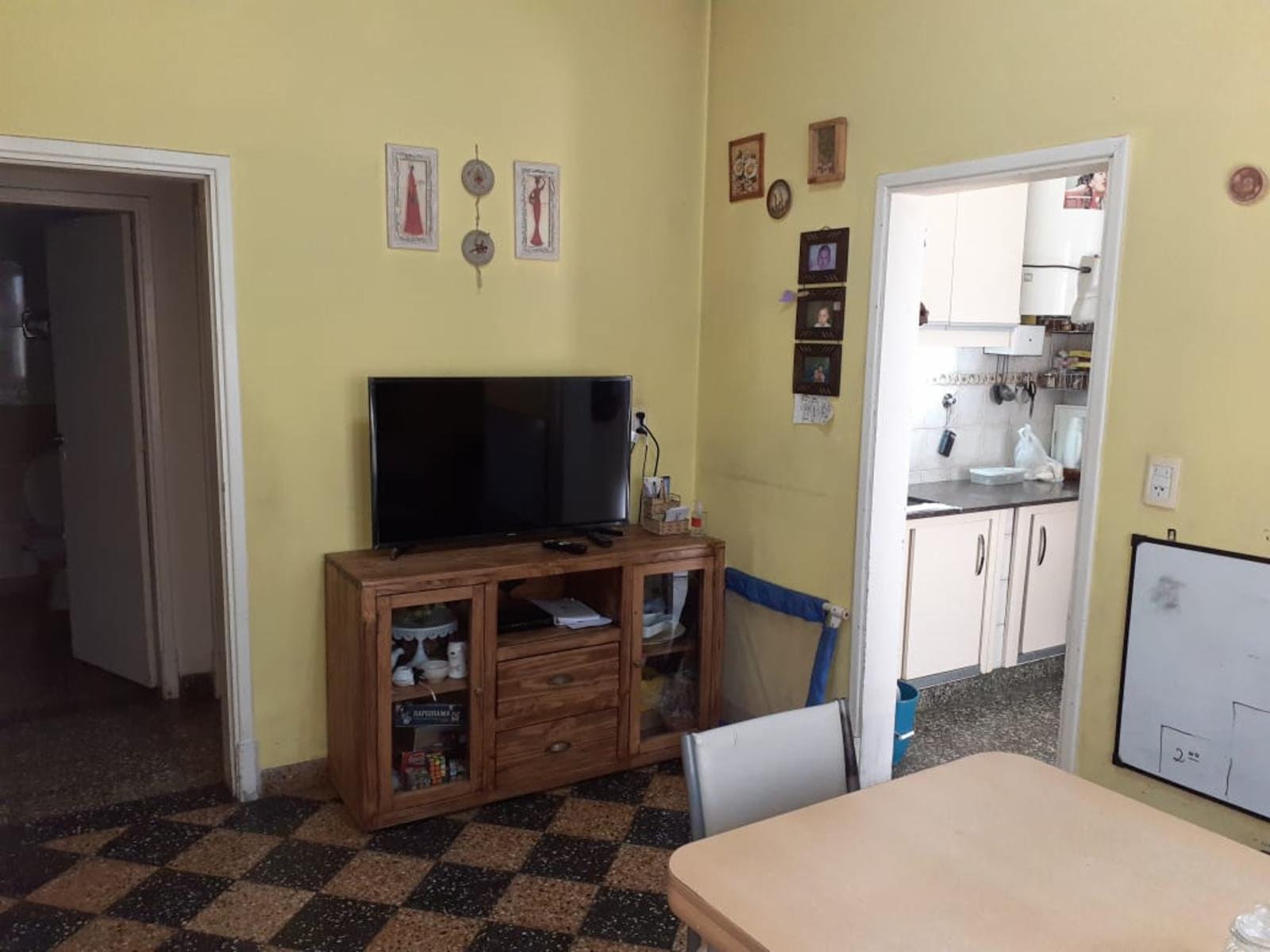 casa 3 amb con cochera y fondo en Quilmes cerca de parque de la cerveceria — foto 4