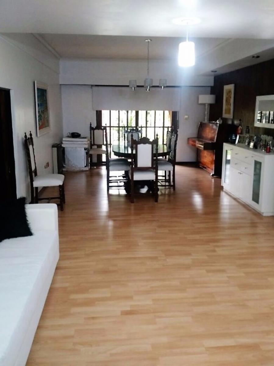 CASA 5 AMB CON LOTE DE 400 MTS PERMUTA POR DEPTO 3 AMB CON COCHERA QUILMES CENTRO — foto 2