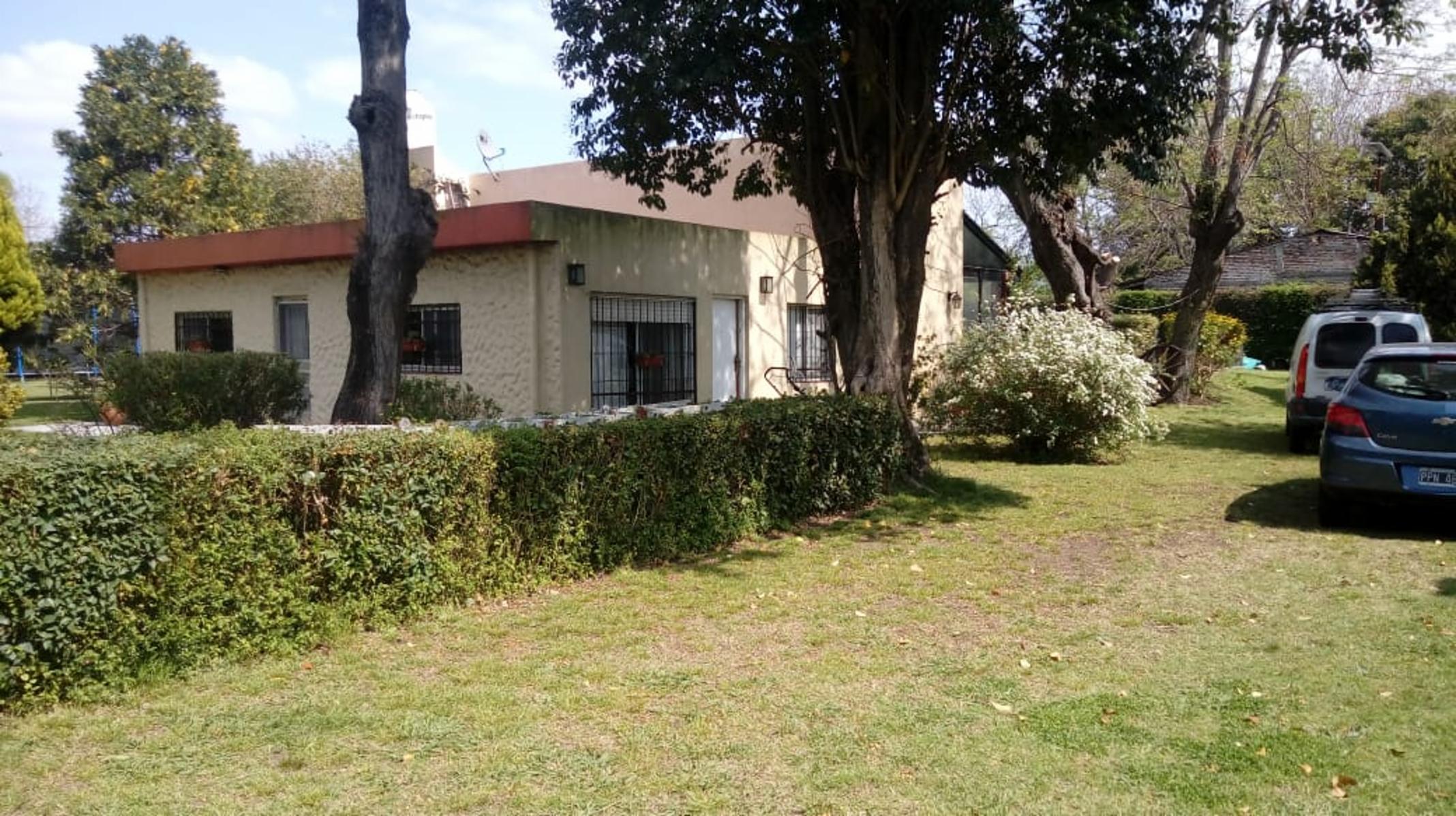 Casa quinta en Ranelagh lote de 2400 con pileta alquilo primera quincena de dic o marzo - 1