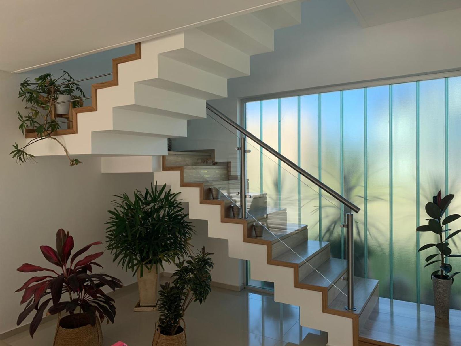 Importante casa en Nuevo Quilmes lote central, excelente calidad constructiva — foto 5