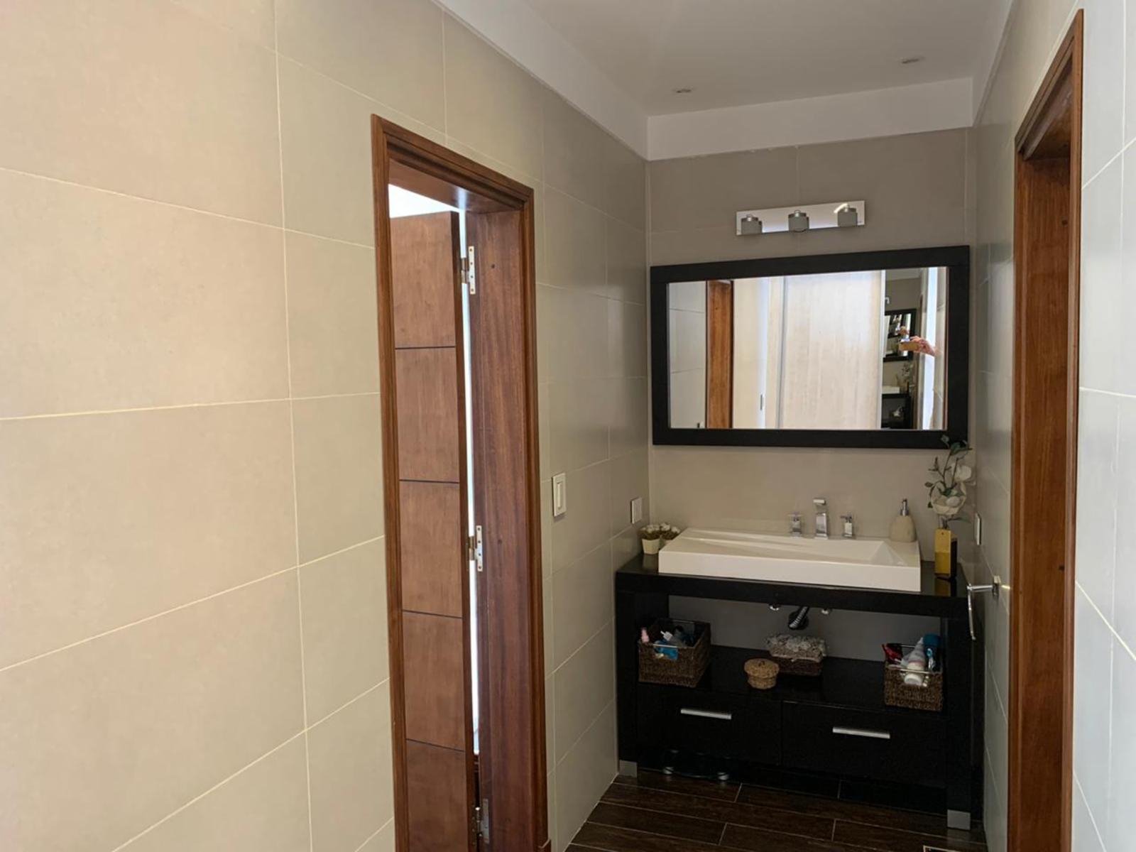 Importante casa en Nuevo Quilmes lote central, excelente calidad constructiva — foto 15