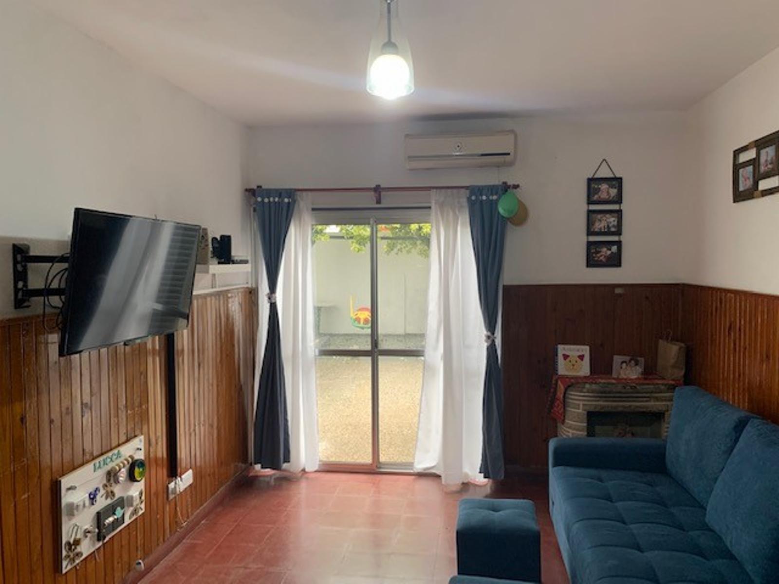 Casa en Barrio Naval de 4 amb. con cochera y patio — foto 2