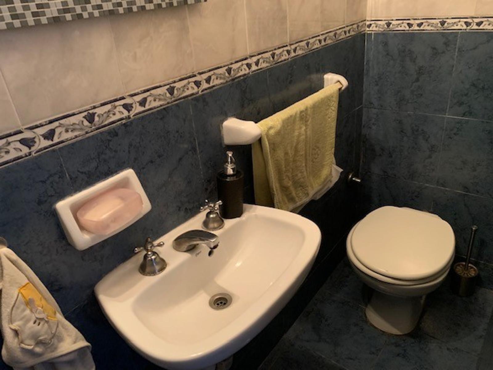 Casa en Barrio Naval de 4 amb. con cochera y patio — foto 3