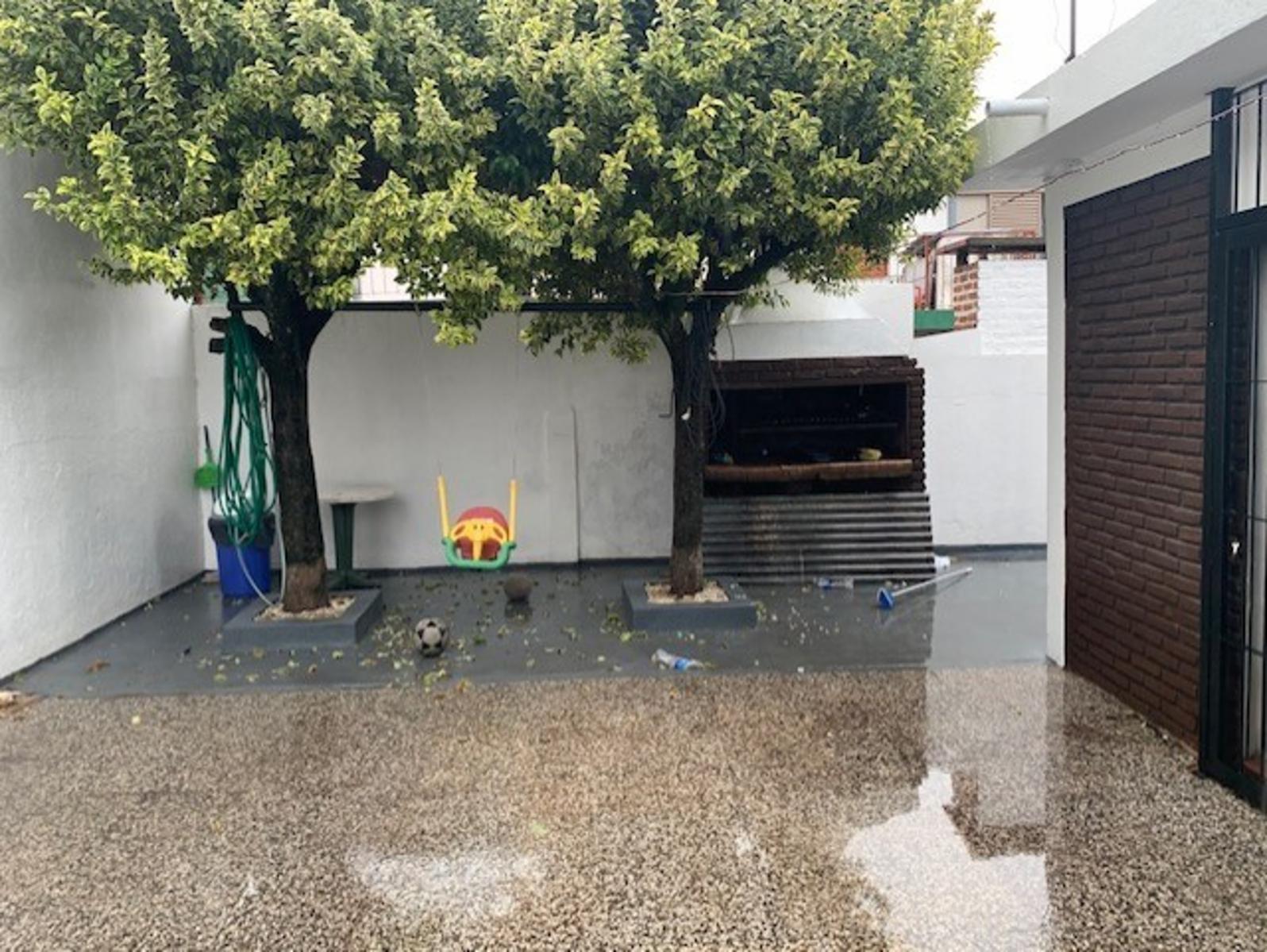 Casa en Barrio Naval de 4 amb. con cochera y patio — foto 4