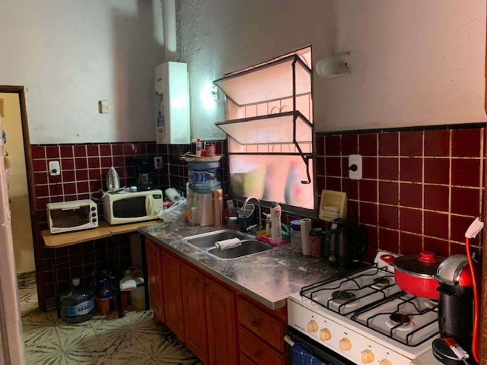 Casa 4 ambientes con cochera y fondo oportunidad — foto 5