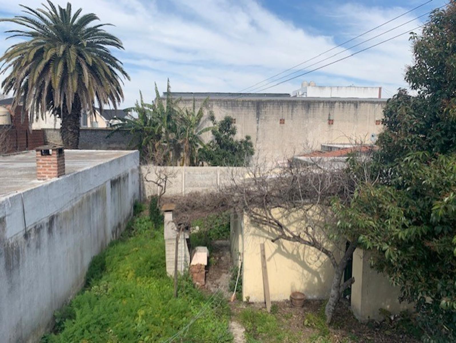 Casa 3 ambientes reciclada y con fondo Quilmes oeste — foto 8