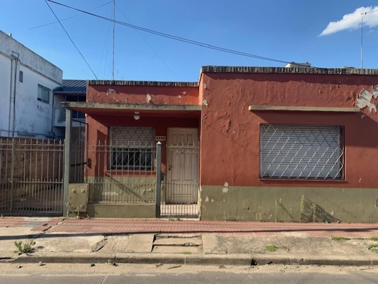 Casa 3 Ambientes A Reciclar En El Centro De Ezpeleta