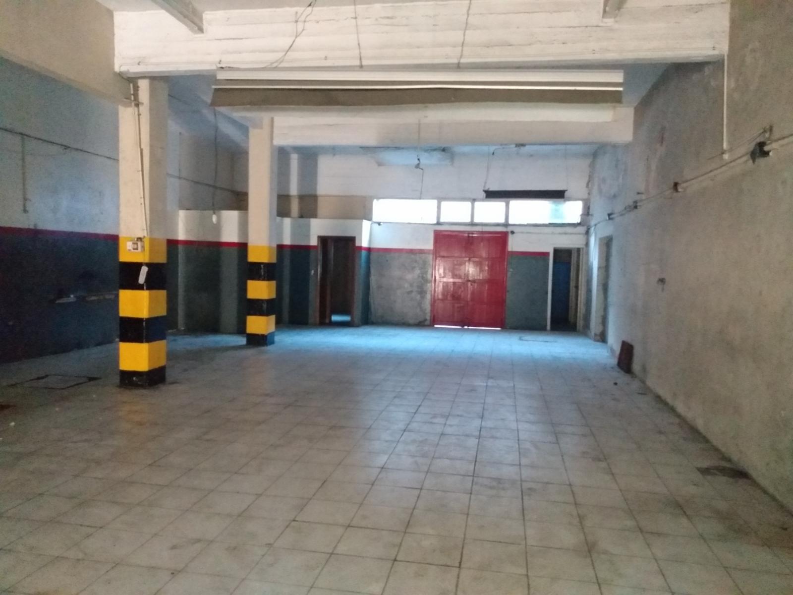 Galpón de 250 metros a una cuadra de Av. mitre ideal deposito — foto 2