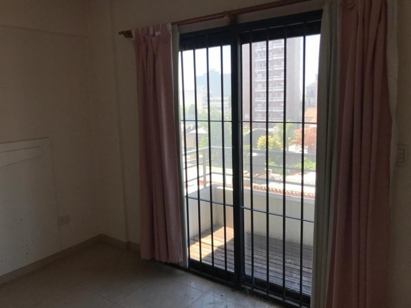 Departamento 3 amb con cochera en centro de Berazategui muy buena vista — foto 7