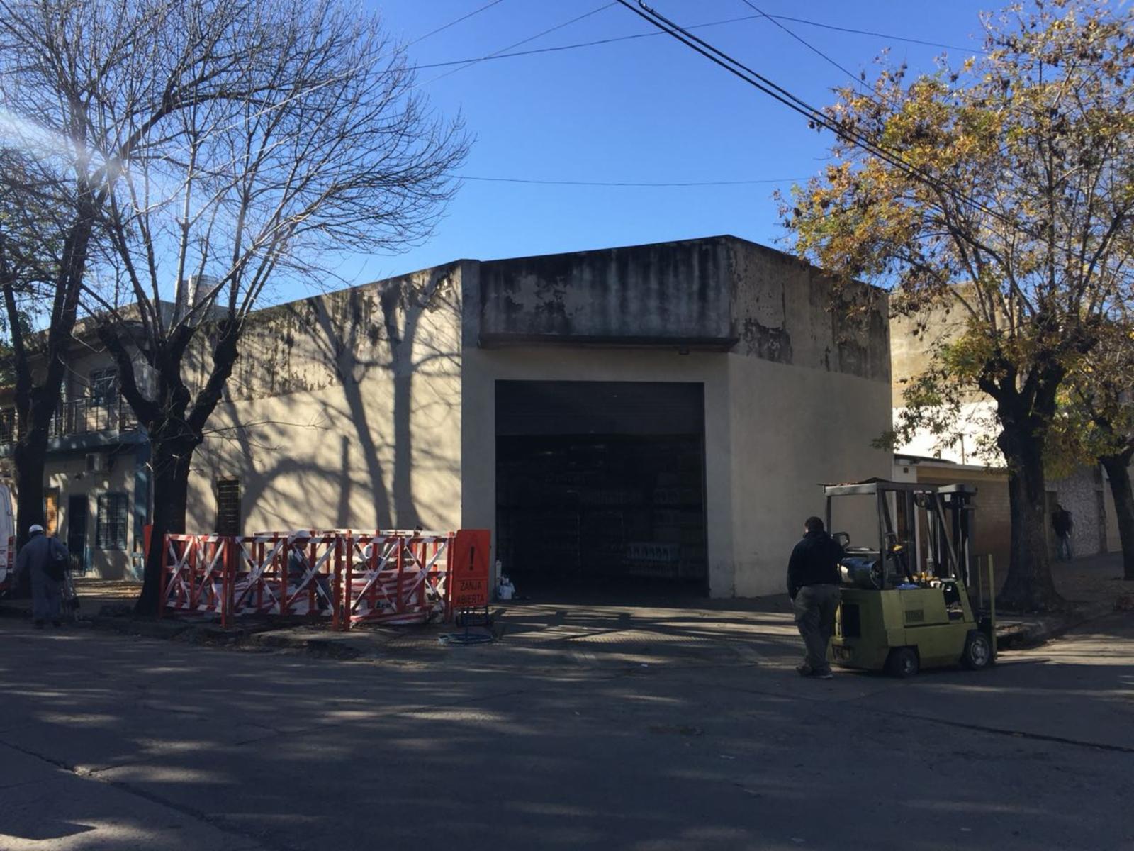 Galpón en venta, zona Pompeya - 1